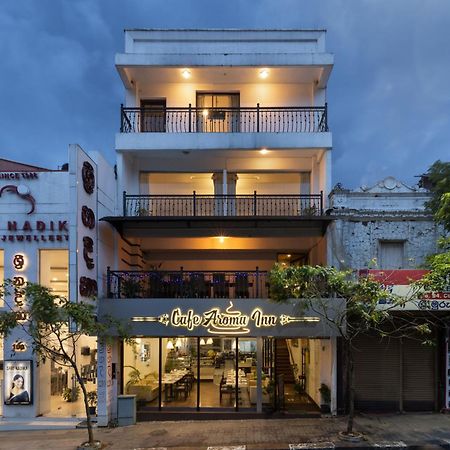 Cafe Aroma Inn Kandy Bagian luar foto