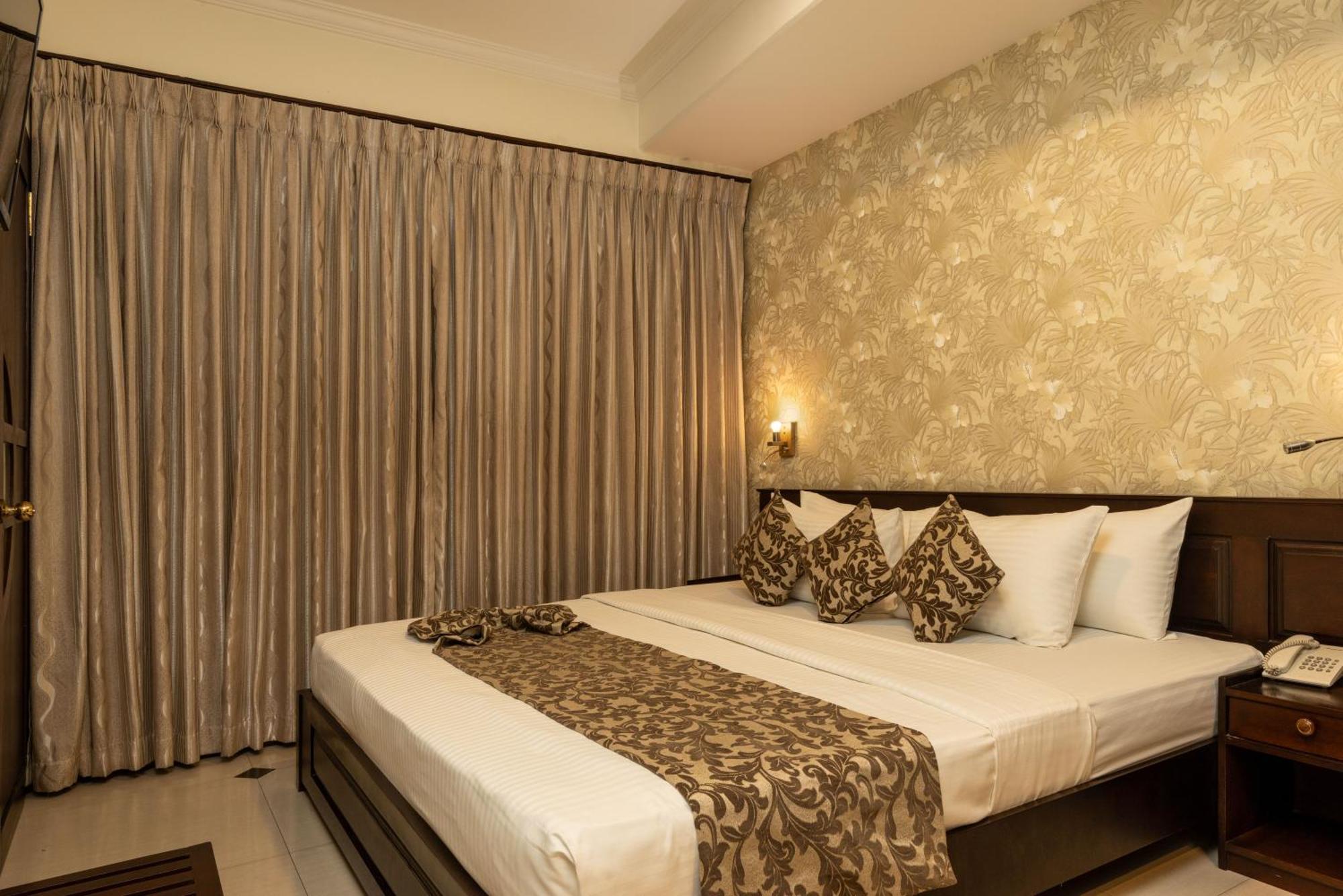 Cafe Aroma Inn Kandy Bagian luar foto