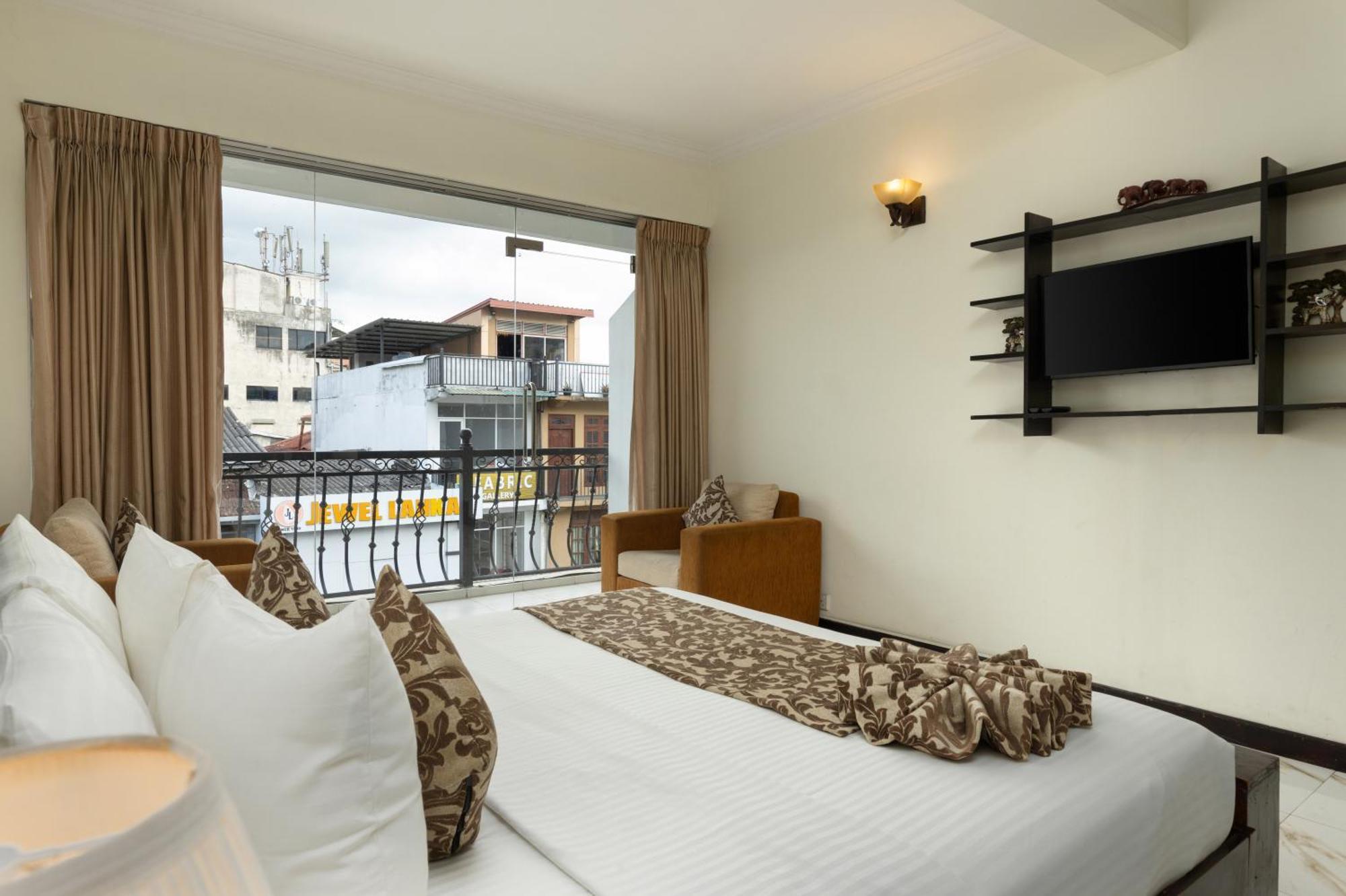 Cafe Aroma Inn Kandy Bagian luar foto