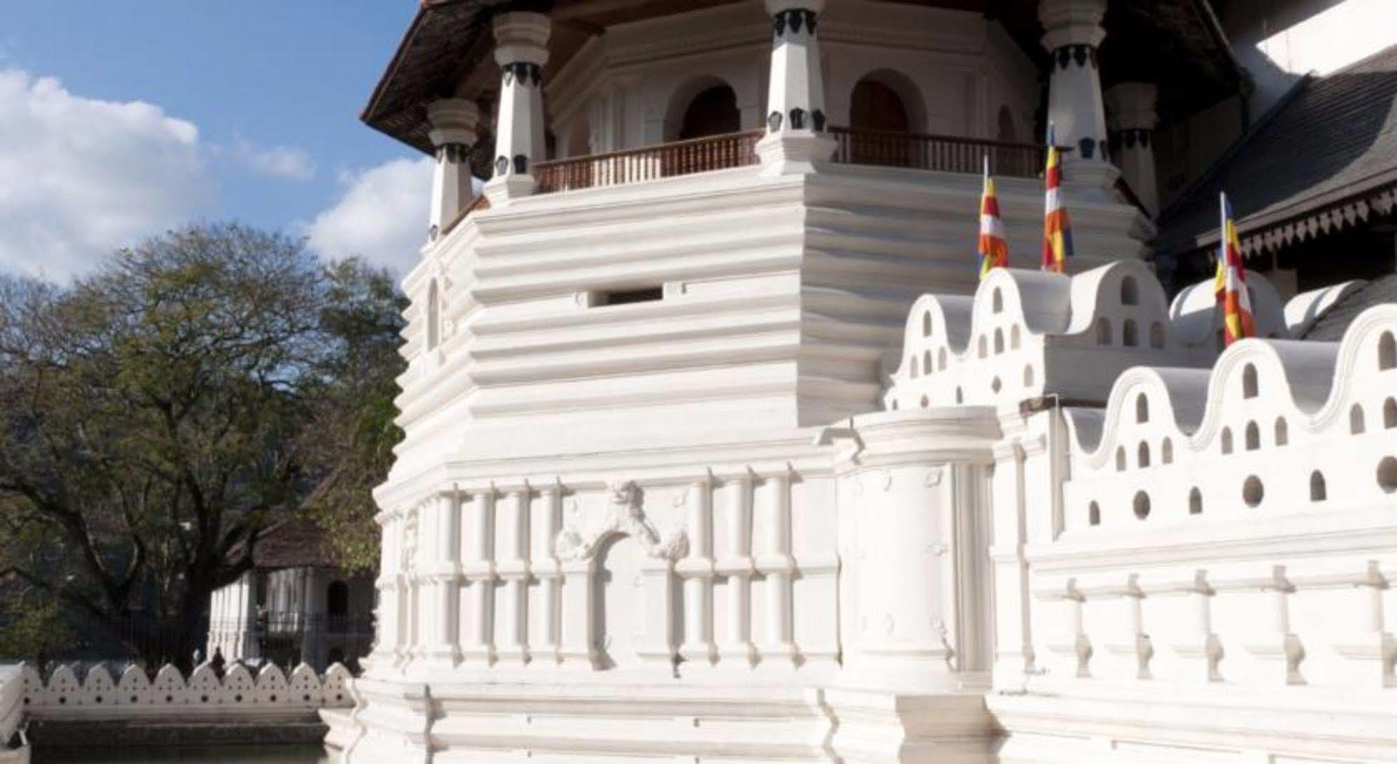 Cafe Aroma Inn Kandy Bagian luar foto